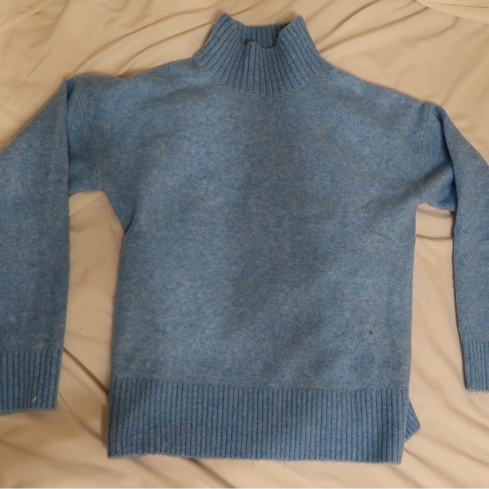 Loft Women's Blue Mock Neck Sweater Petite - Picture 2 of 2